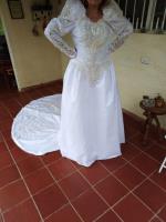 Vestido De Novia Con Pedrería segunda mano  Colombia 