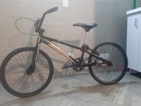 Descripcion:bicicleta Bmx, Tamaño Medio, Rin 20, Color Neg segunda mano  Colombia 