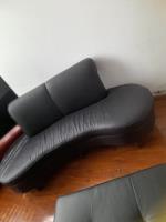 Sofa Curvo Negro En Cuero 3 Personas segunda mano  Colombia 