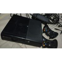 Xbox 360e Console Model 1538 Con 2 Controles Negociable  segunda mano  Colombia 