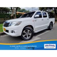 Toyota Hilux Mt Doble Cabina 4x2 Gasolina Rines segunda mano  Colombia 